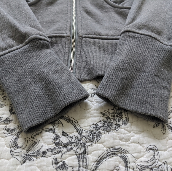 Lululemon grey sweater - Picture 3 of 5